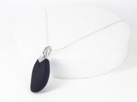 Vibrating necklace Liberty Leaf Black